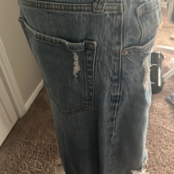 A blue/gray undertone, ripped jeans,high rise, functional jean baggy jean,cottom - Picture 5 of 11